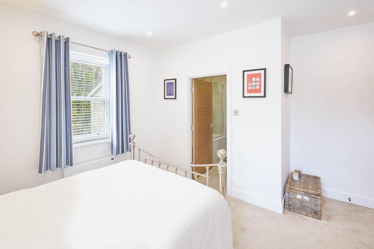Host & - One Apartment *